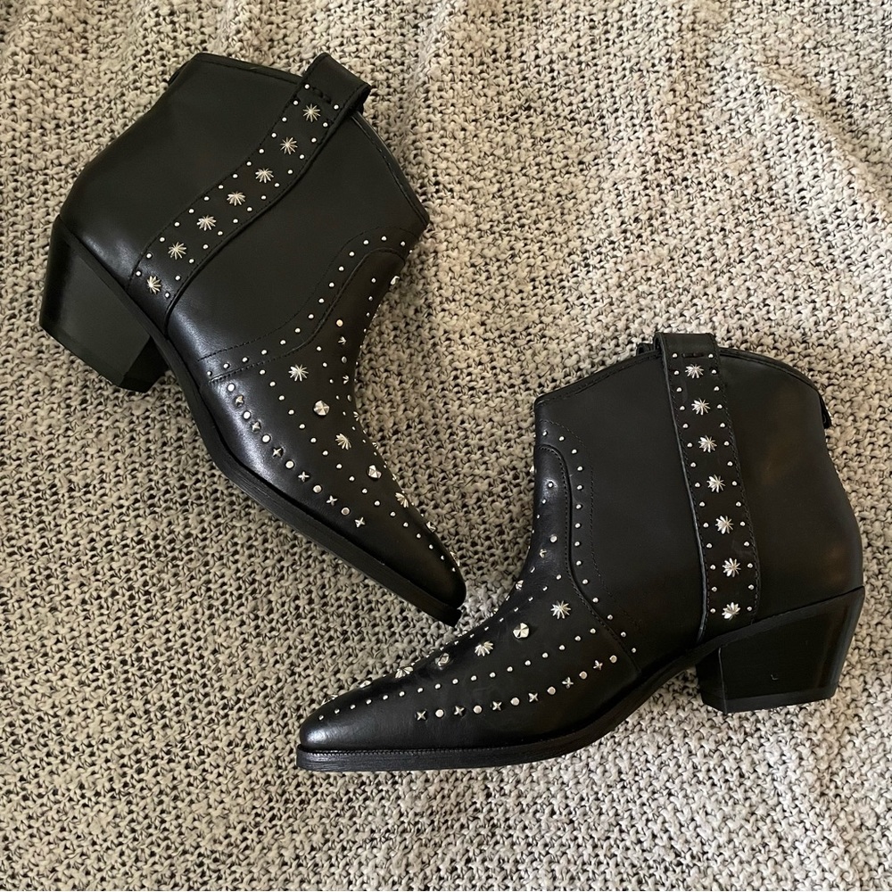 BNWOT SAM EDELMAN western stuffed booties